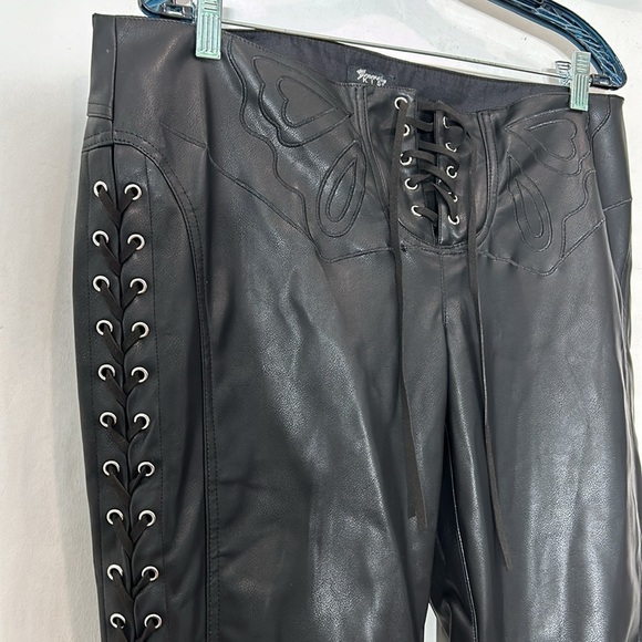 New Generation Kiss Butterfly lace up vegan leather flare leg pants plus xxl - Picture 4 of 9
